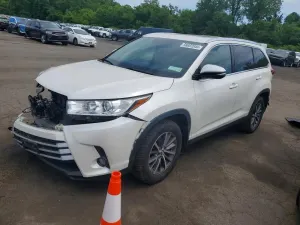 Toyota Highlander 3.5L 6 2019