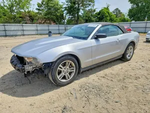 Ford Mustang 3.7L 6 2012