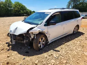 Toyota Sienna 3.5L 6 2014