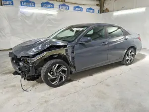 Hyundai Elantra 2.0L 4 2025