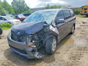 Toyota Sienna 3.5L 6 2013