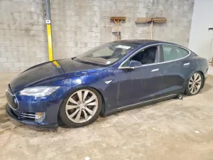 Tesla Model S 2015