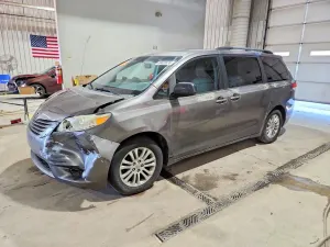 Toyota Sienna 3.5L 6 2014