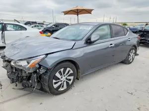 Nissan Altima 2.5L 4 2020