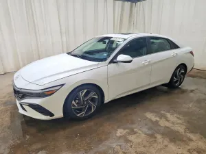Hyundai Elantra 2.0L 4 2025
