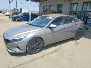 Hyundai Elantra 2.0L 4 2022