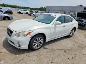 Infiniti M37 3.7L 6 2011