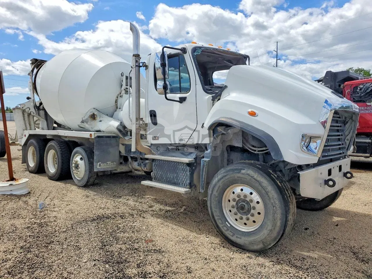 Freightliner Business Class M2 12.8L 6 2015