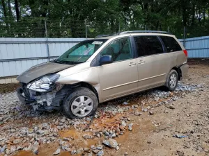 Toyota Sienna 3.3L 6 2004