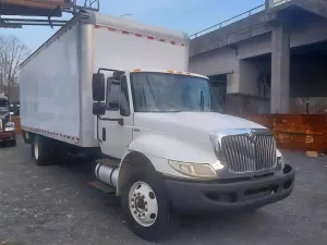 International DuraStar / 4000 7.6L 6 2011