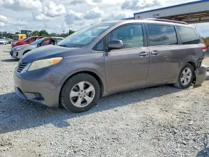 Toyota Sienna 3.5L 6 2014