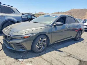 Hyundai Elantra 2.0L 4 2025