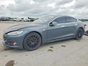 Tesla Model S 2014