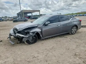 Nissan Altima 2.5L 4 2020