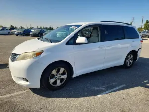 Toyota Sienna 3.5L 6 2013