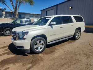 Chevrolet Suburban 5.3L 8 2015