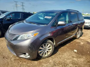 Toyota Sienna 3.5L 6 2015