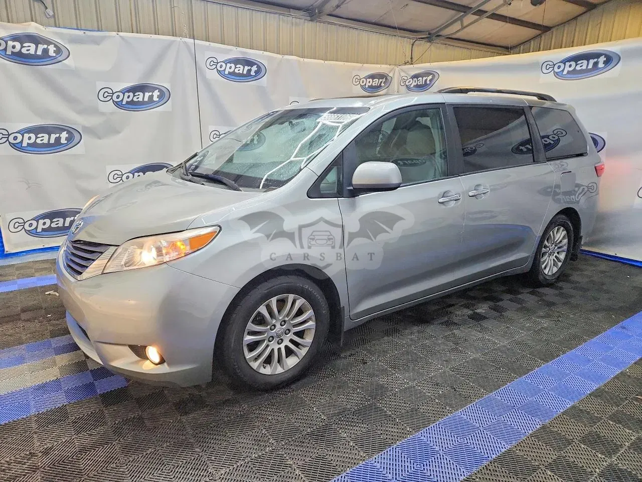 Toyota Sienna 3.5L 6 2015