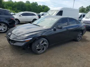 Hyundai Elantra 2.0L 4 2025