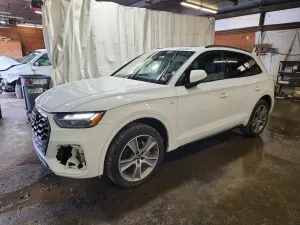 Audi Q5 2.0L 4 2025