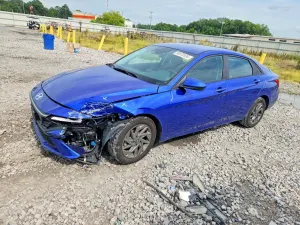 Hyundai Elantra 2.0L 4 2024