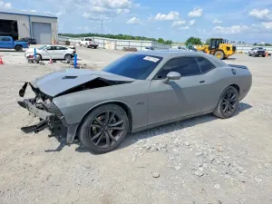Dodge Challenger 5.7L 8 2017