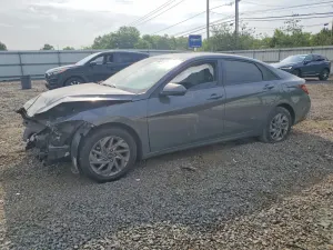Hyundai Elantra 2.0L 4 2024
