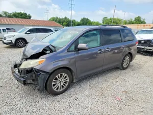 Toyota Sienna 3.5L 6 2012