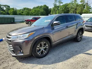 Toyota Highlander 3.5L 6 2017