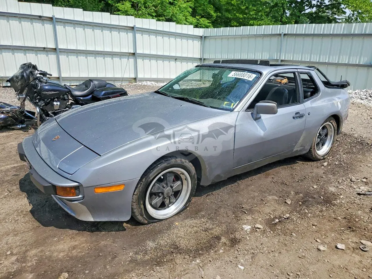 Porsche 944 2.5L 4 1983