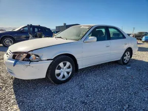 Toyota Camry 2.2L 4 2001