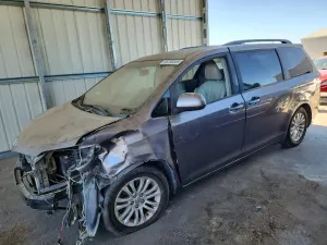 Toyota Sienna 3.5L 6 2011