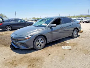 Hyundai Elantra 2.0L 4 2025