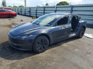 Tesla Model 3 2024