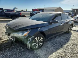 Nissan Altima 2.5L 4 2020