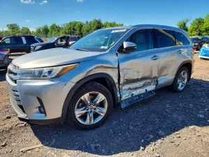Toyota Highlander 3.5L 6 2017