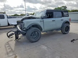 Ford Bronco 2.3L 4 2022