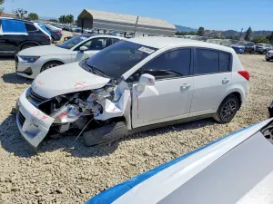 Nissan Versa 1.8L 4 2010