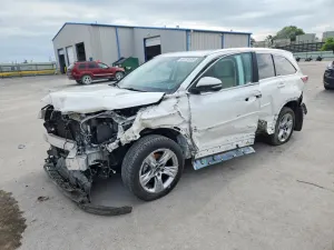 Toyota Highlander 3.5L 6 2015