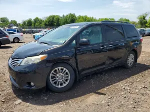 Toyota Sienna 3.5L 6 2015