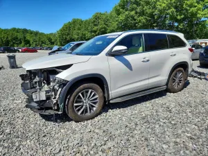 Toyota Highlander 3.5L 6 2017