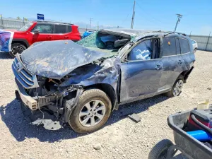 Toyota Highlander 3.5L 6 2013