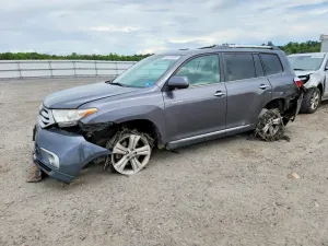 Toyota Highlander 3.5L 6 2013