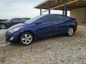 Hyundai Elantra GLS 1.8L 4 2013