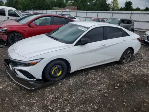 Hyundai Elantra 2.0L 4 2025