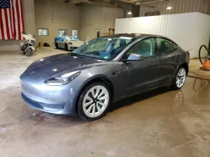 Tesla Model 3 2022