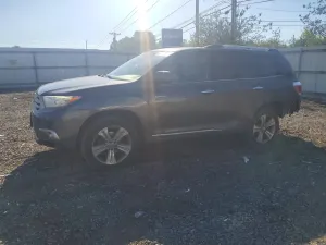 Toyota Highlander 3.5L 6 2013