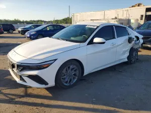 Hyundai Elantra 2.0L 4 2024