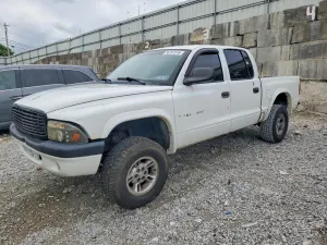 Dodge Dakota 4.7L 8 2002