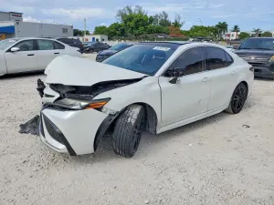 Toyota Camry 2.5L 4 2021